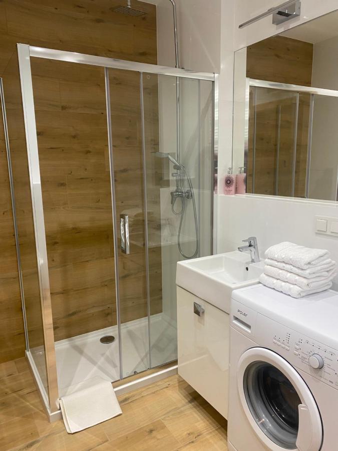 Apartamenty Bruno I Bianca W Symphony Modern Tower Gdynia 2 I 3 Pietro Eksteriør billede